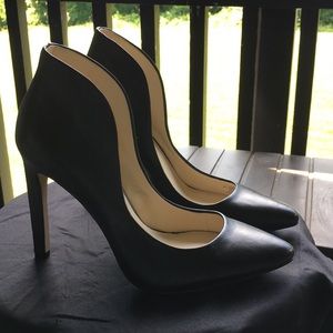 BCBG Generation leather pumps